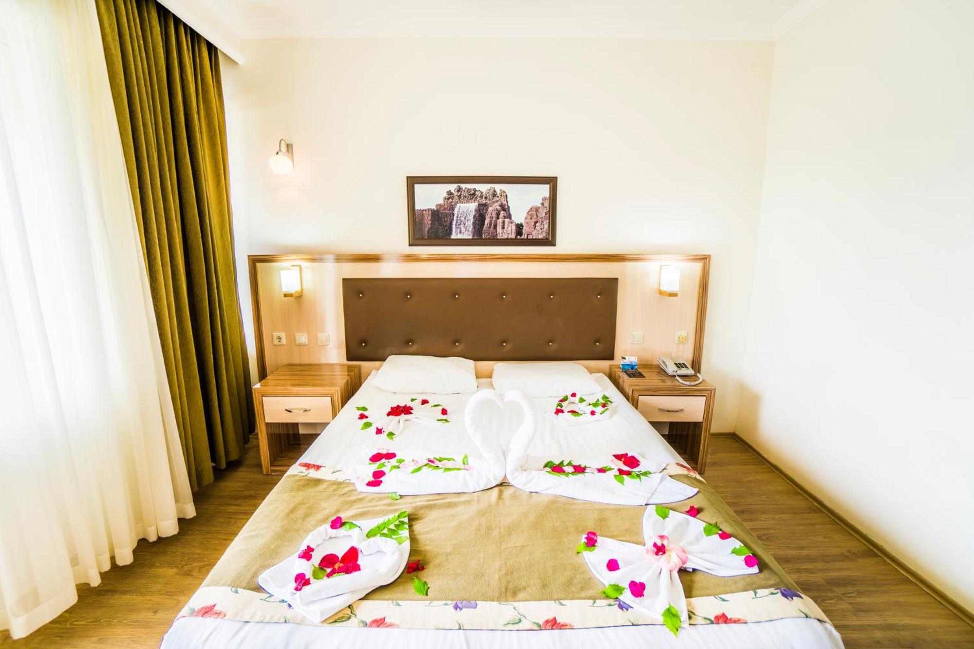 Venus Bieno Hotel Сиде Екстериор снимка