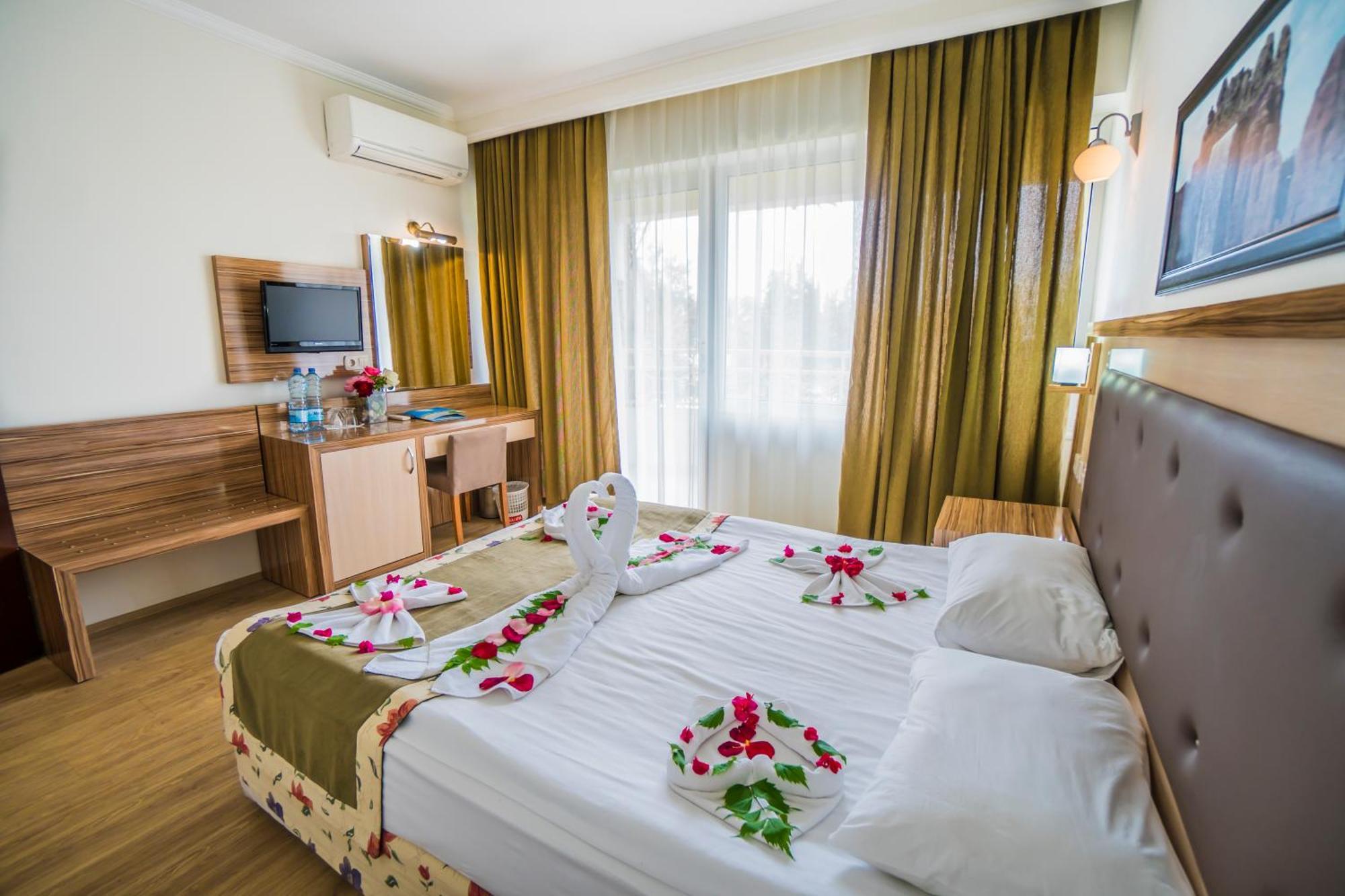 Venus Bieno Hotel Сиде Екстериор снимка